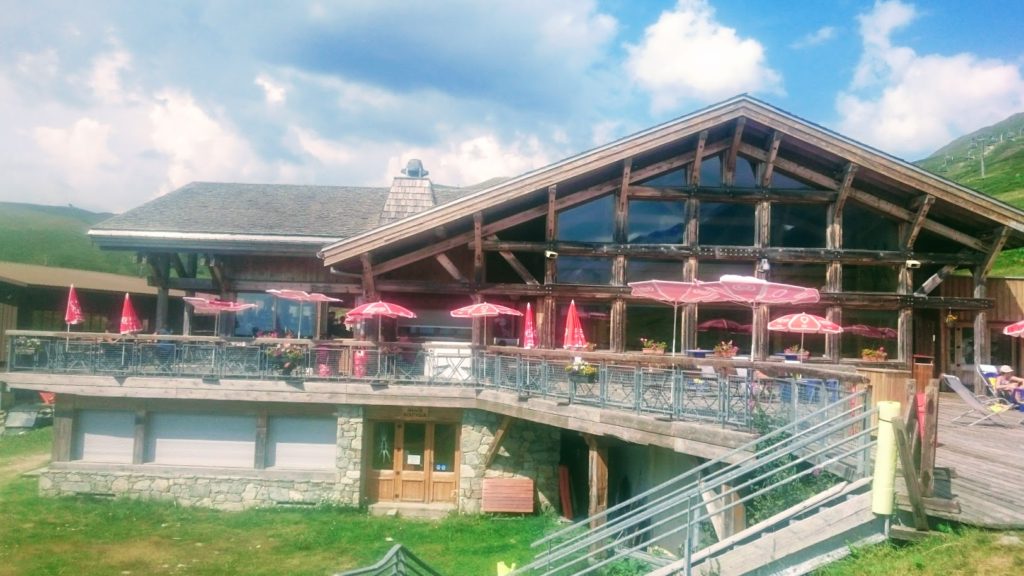 Terrasse Chalet Charamillon au domaine de Balme